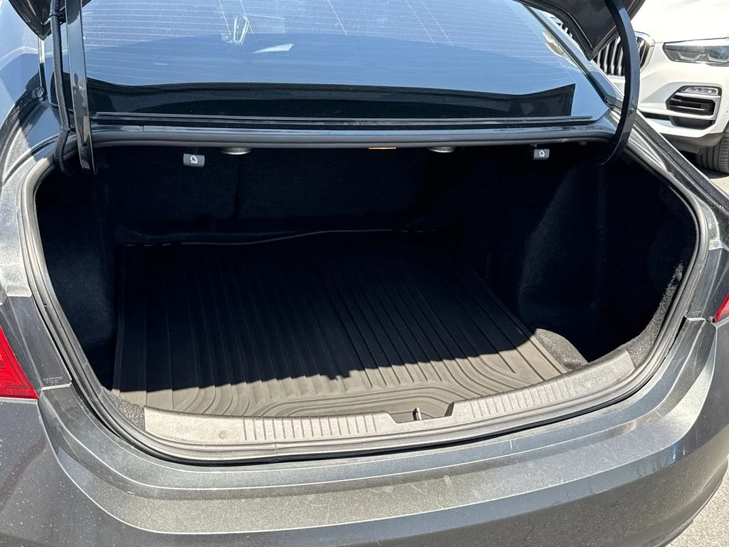 Used 2018 Gray Chevrolet Premier image 13