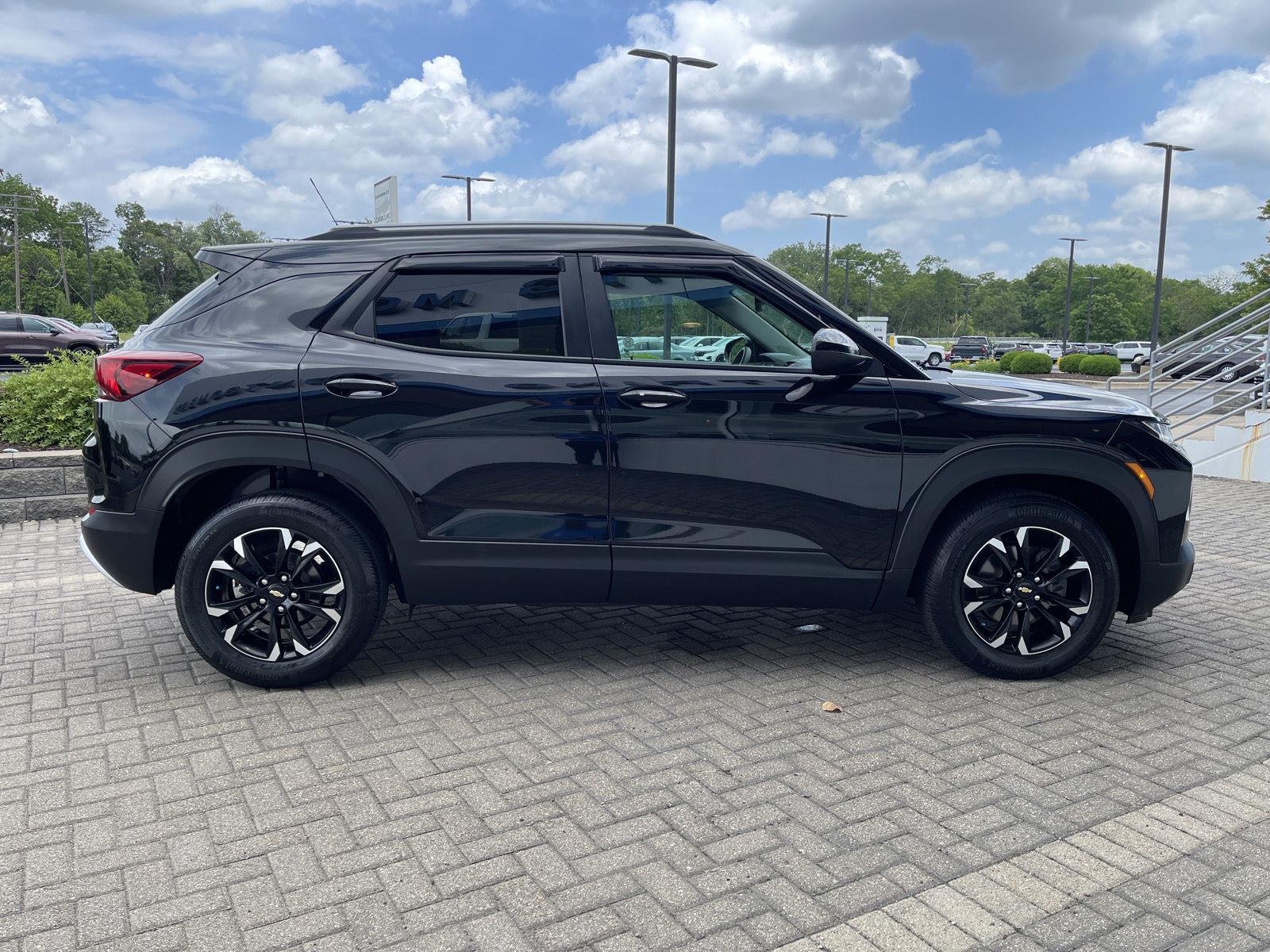 Used 2022 Mosaic Black Metallic Chevrolet LT image 6