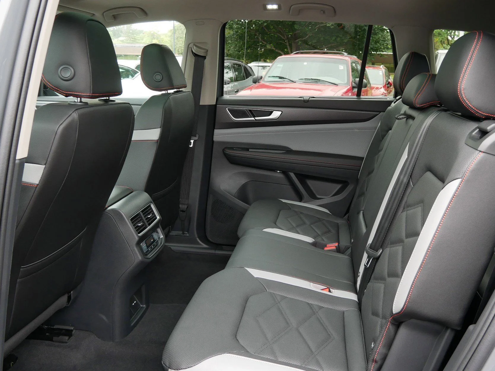 New 2026 Opal White Pearl Volkswagen 2.0T Peak Edition image 7