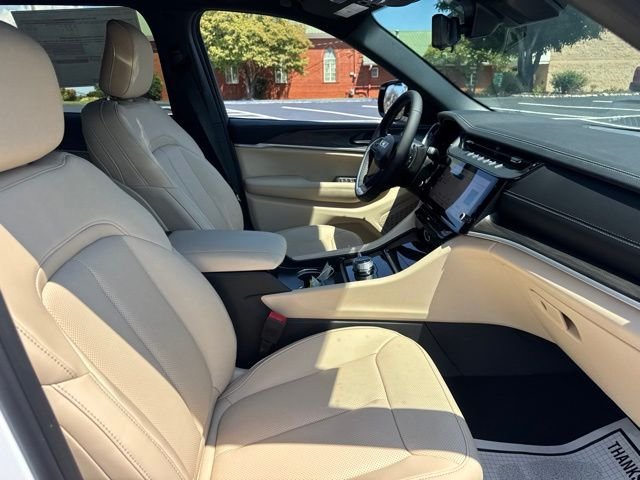 New 2027 Bright White Clearcoat Jeep Limited image 10