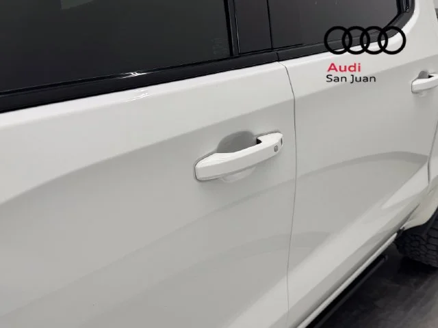 Used 2021 White GMC AT4 image 8