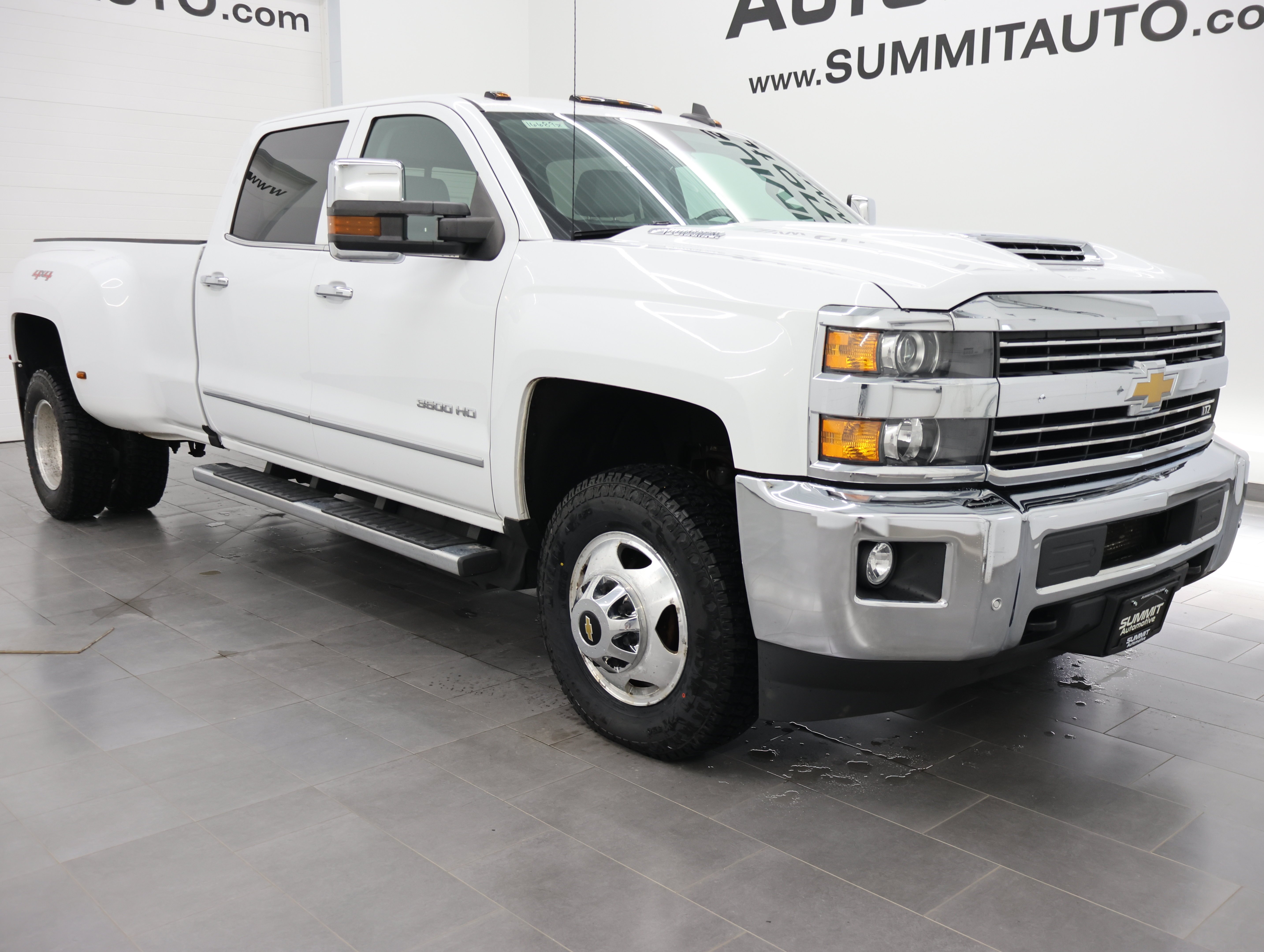Used 2017 Summit White Chevrolet 4x4 Crew Cab LTZ DRW: CREW-LONG-DRW-LTZ-6.6L DIESEL-4WD-NAV image 2