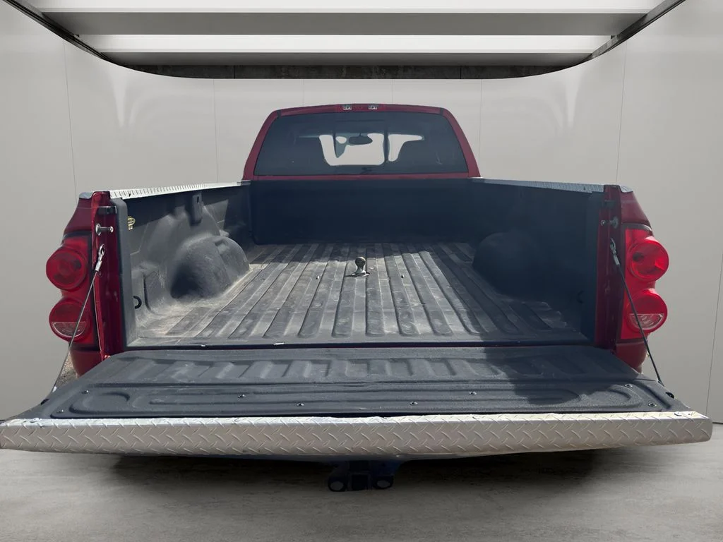 Used 2008 Maroon Dodge Laramie image 26
