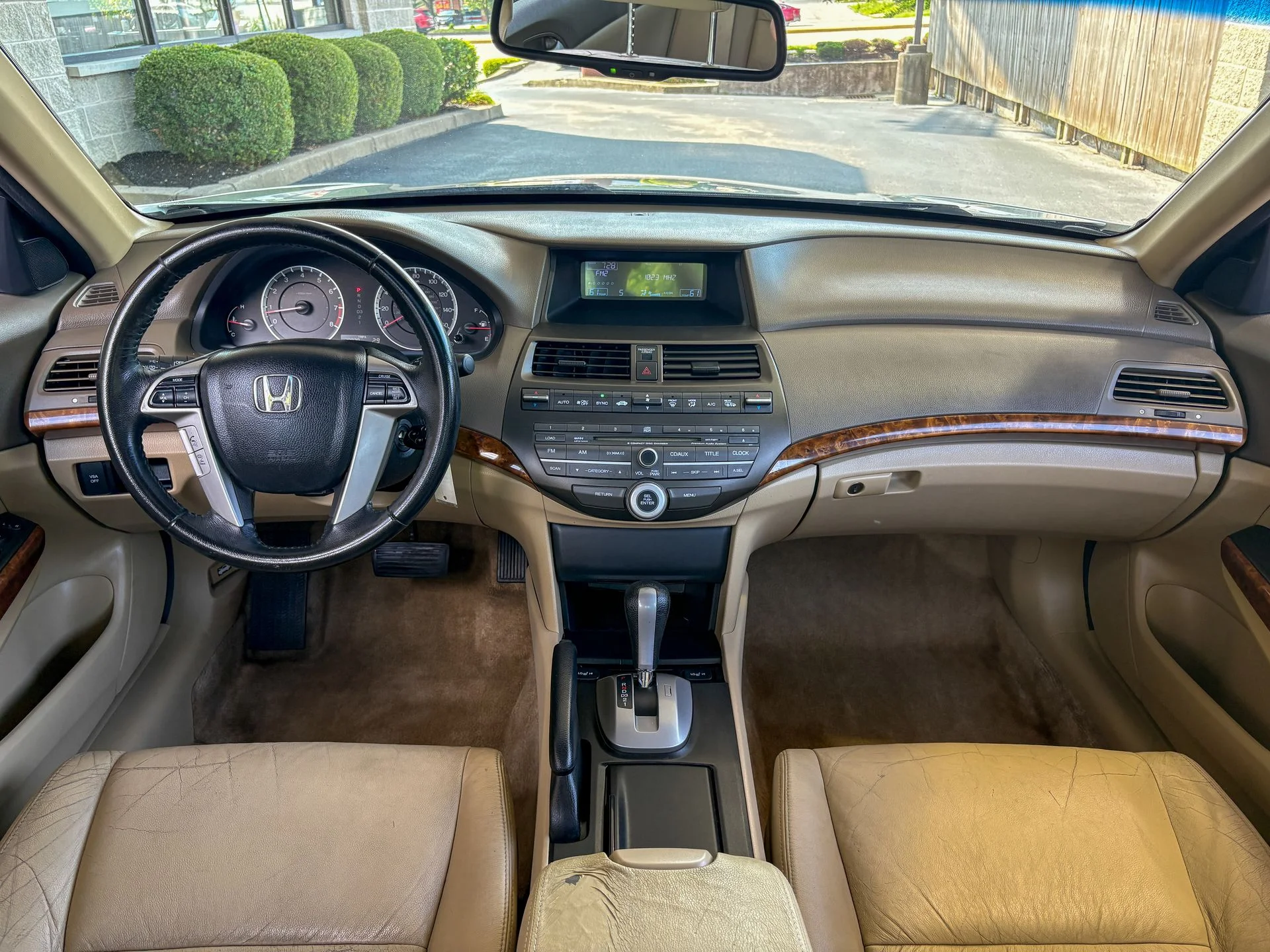 Used 2010 White Honda EX-L image 21