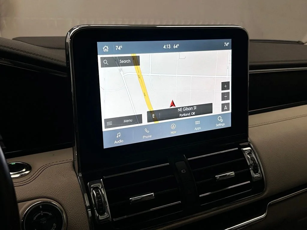 Used 2020 White Lincoln Reserve image 25
