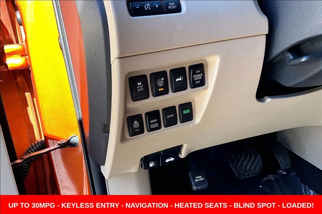 Used 2017 Orange Nissan SL image 12