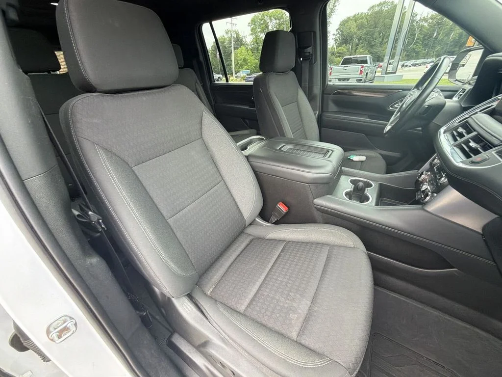 Used 2022 White GMC SLE image 29
