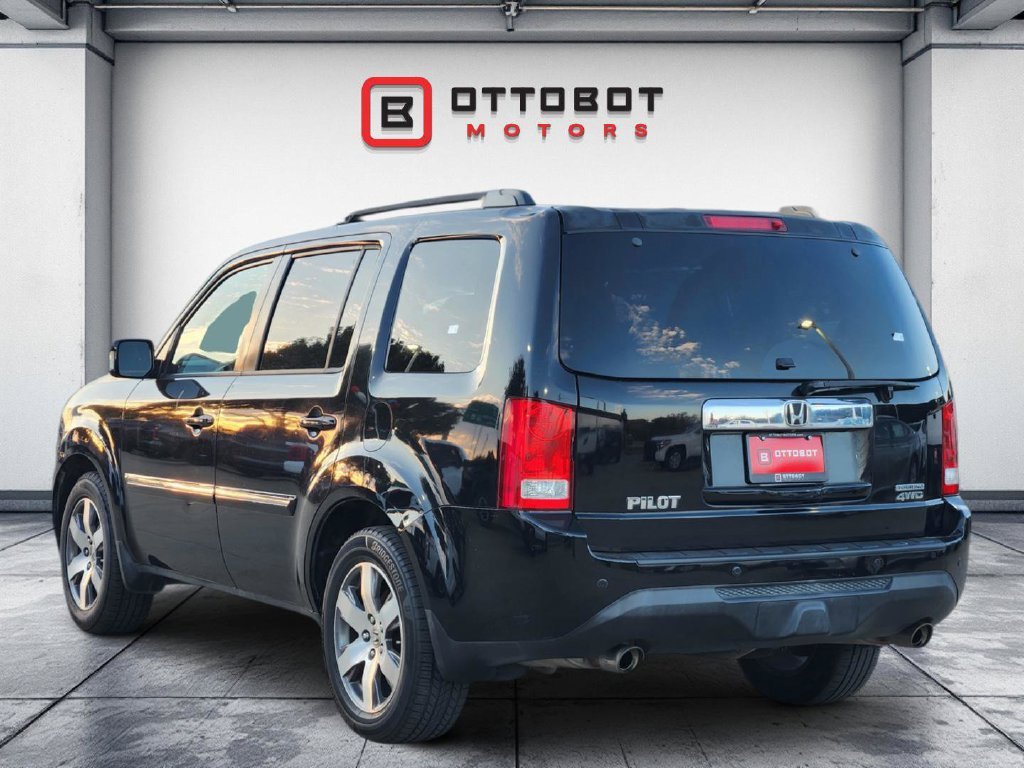 Used 2015 Black Honda Touring image 3