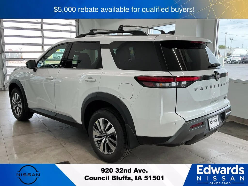 New 2026 Everest White Pearl TriCoat Nissan SL image 4