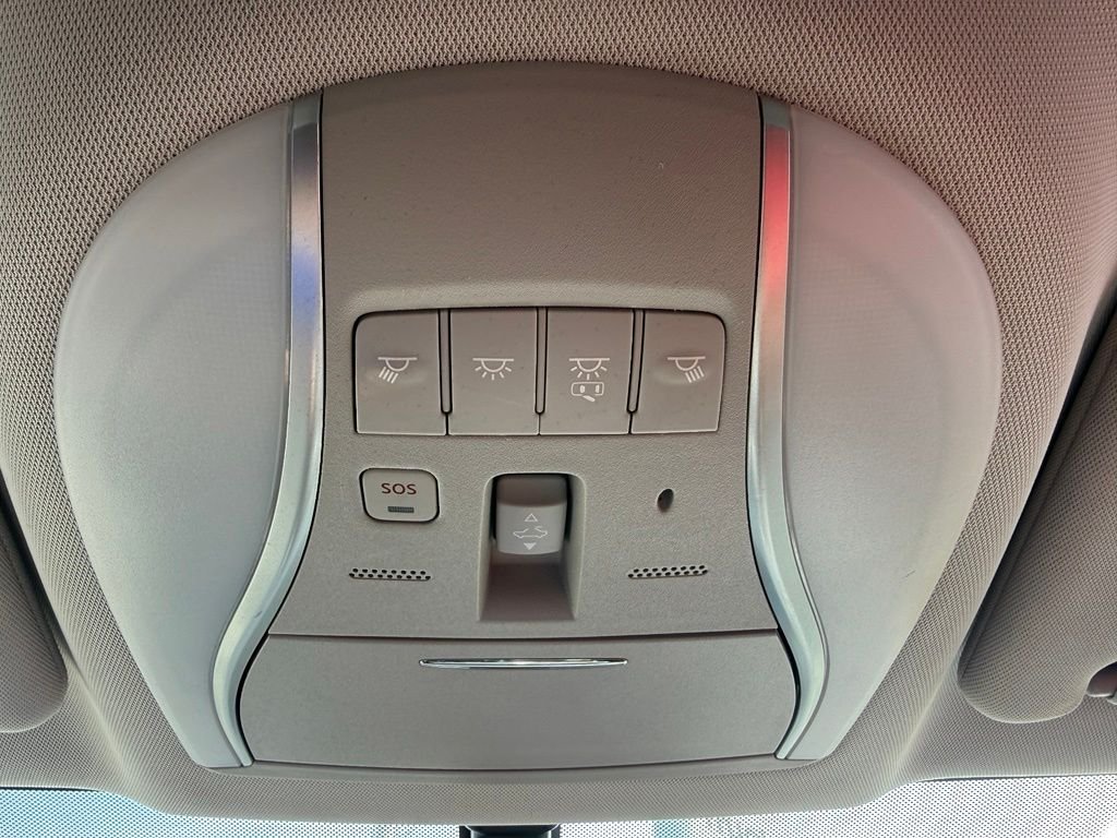 Used 2020 Blue INFINITI LUXE image 27
