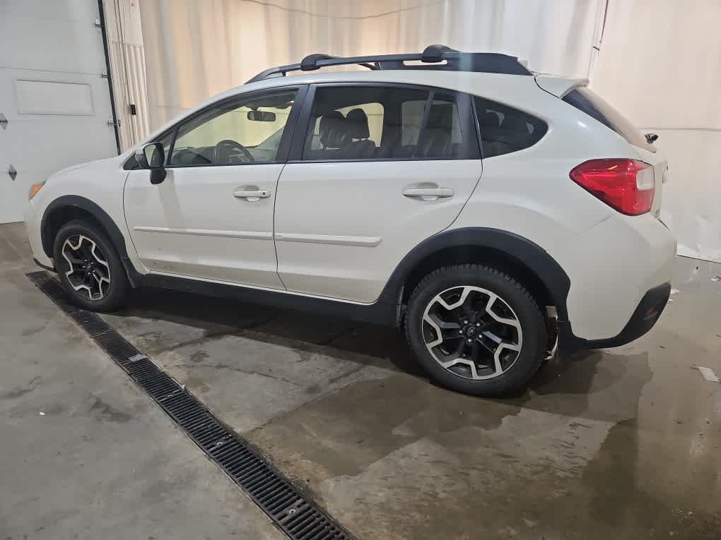 Used 2017 Crystal White Pearl Subaru Limited image 2