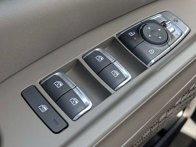 New 2026 Ivory Silver Kia SX image 26