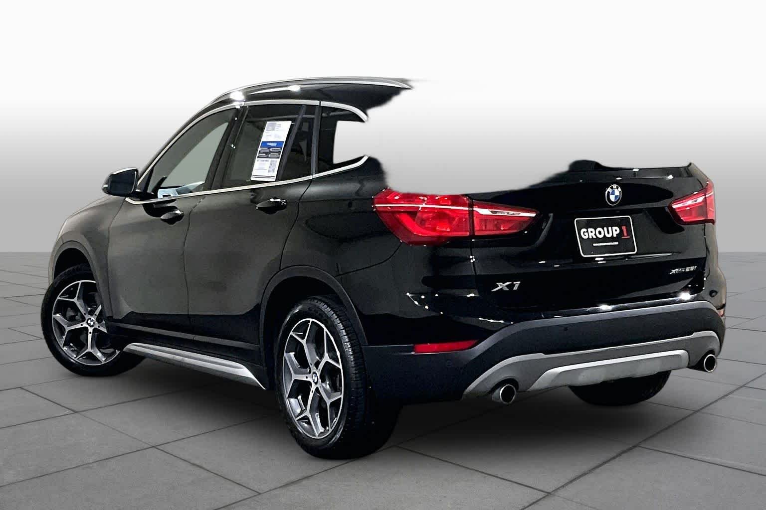 Used 2019 Jet Black BMW xDrive28i image 11