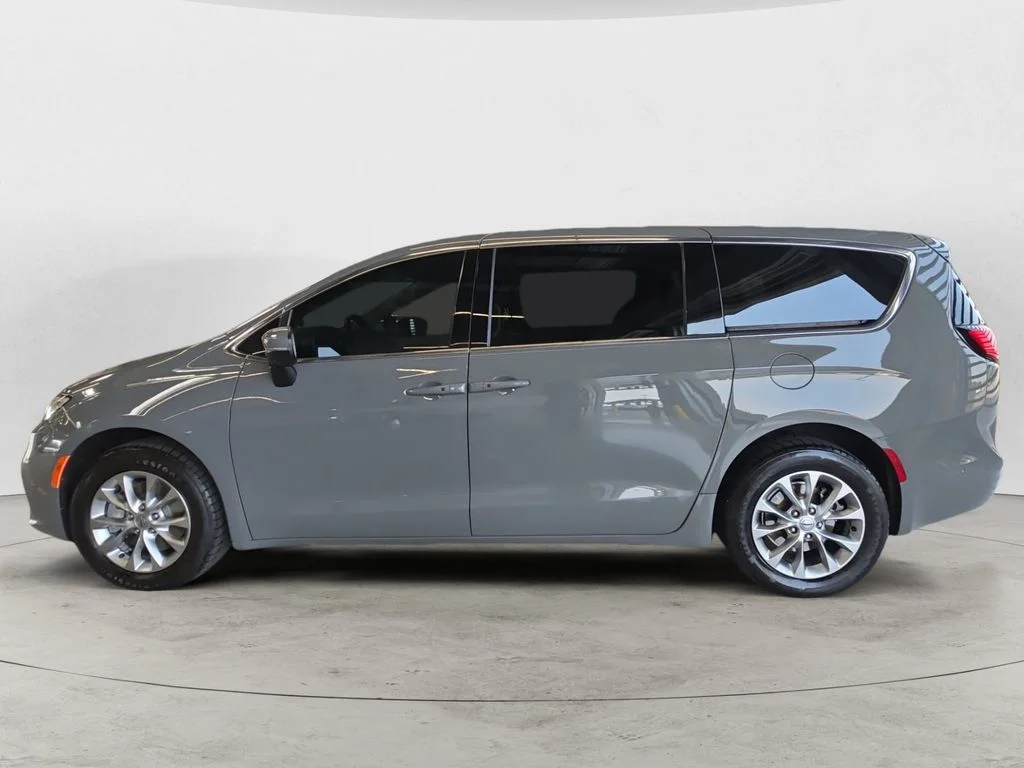 Used 2023 White Chrysler Touring L image 8