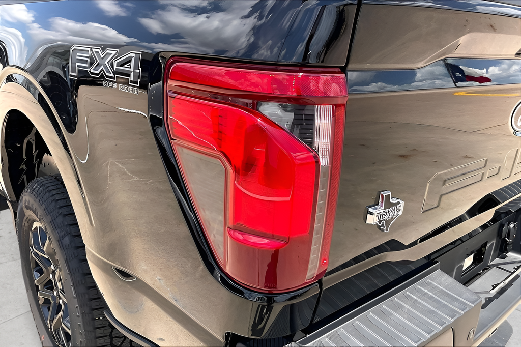New 2026 Agate Black Metallic Ford XLT image 21