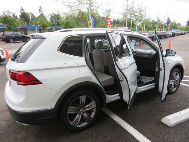 Used 2021 Pure White Volkswagen SEL image 9