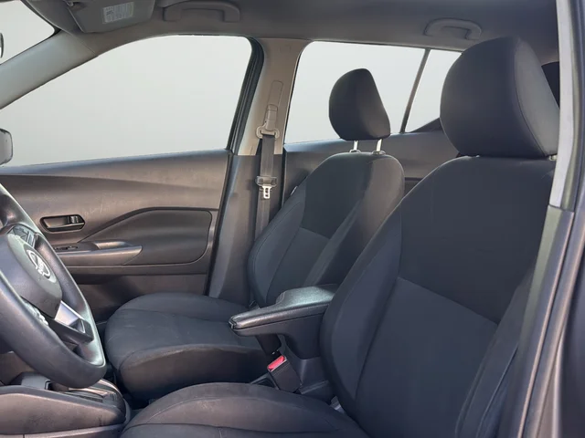 Used 2023 Gray Nissan S image 10