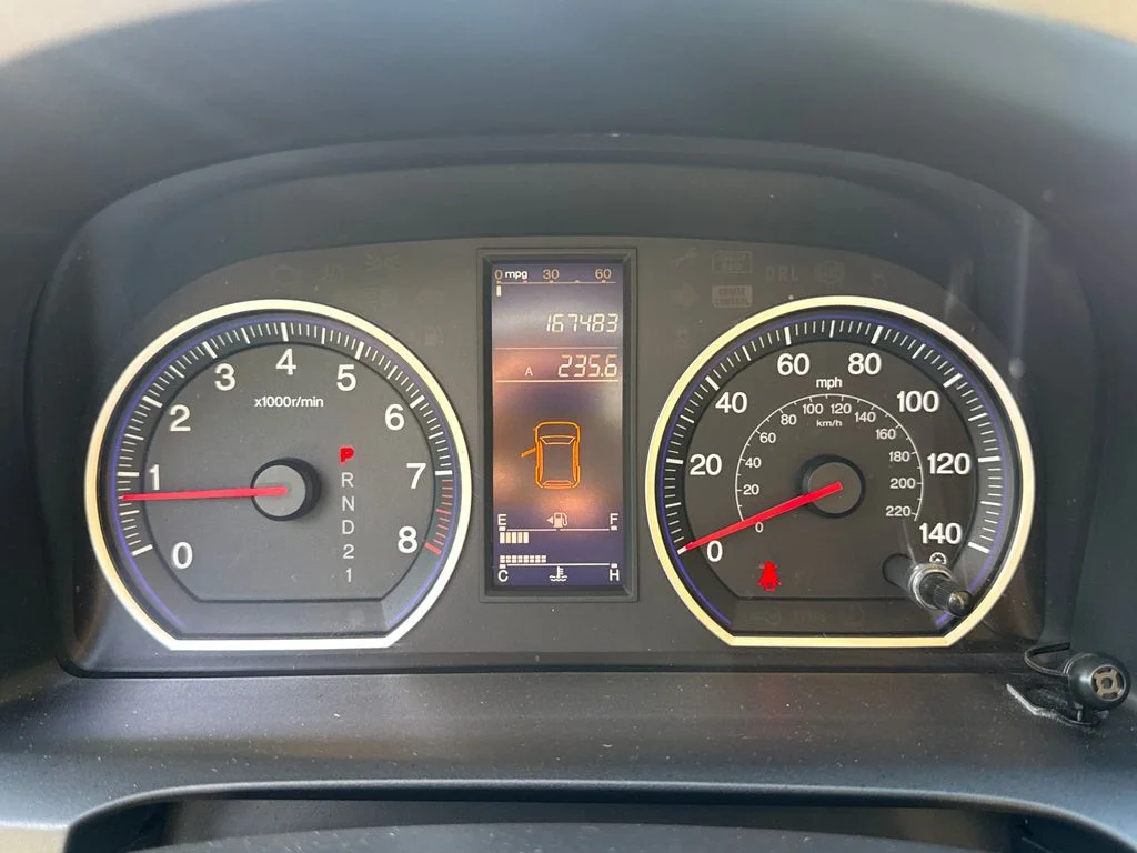 Used 2011 Polished Metal Metallic Honda SE image 21