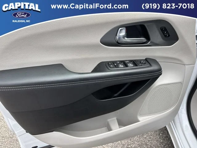 Used 2024 White Chrysler Touring L image 20