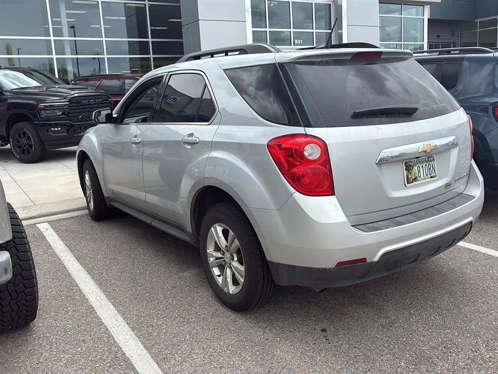 Used 2014 Silver Ice Metallic Chevrolet LT image 4