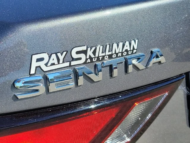 Used 2022 Gray Nissan S image 9