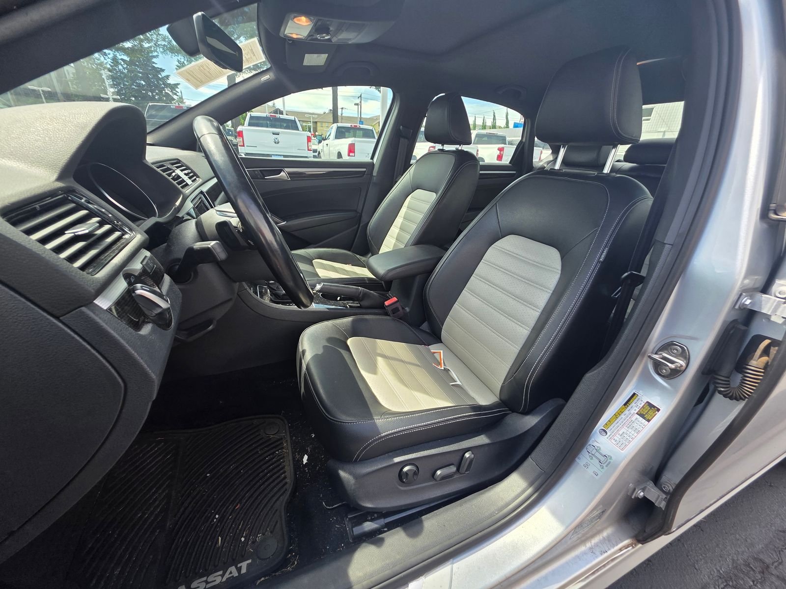 Used 2018 Silver Volkswagen 3.6L V6 GT image 11