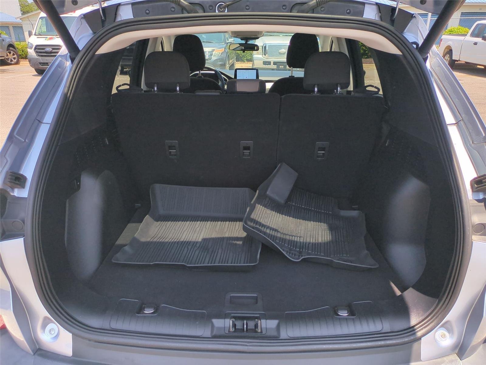 Used 2022 Iced Blue Silver Ford SE image 34