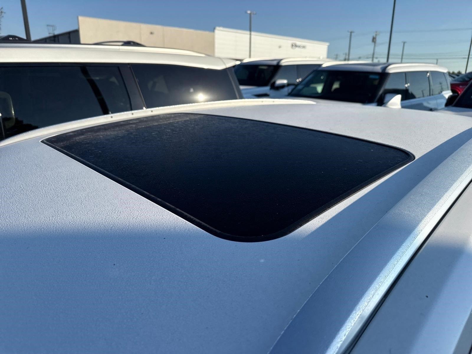 Used 2018 Eminent White Pearl Lexus Base image 4