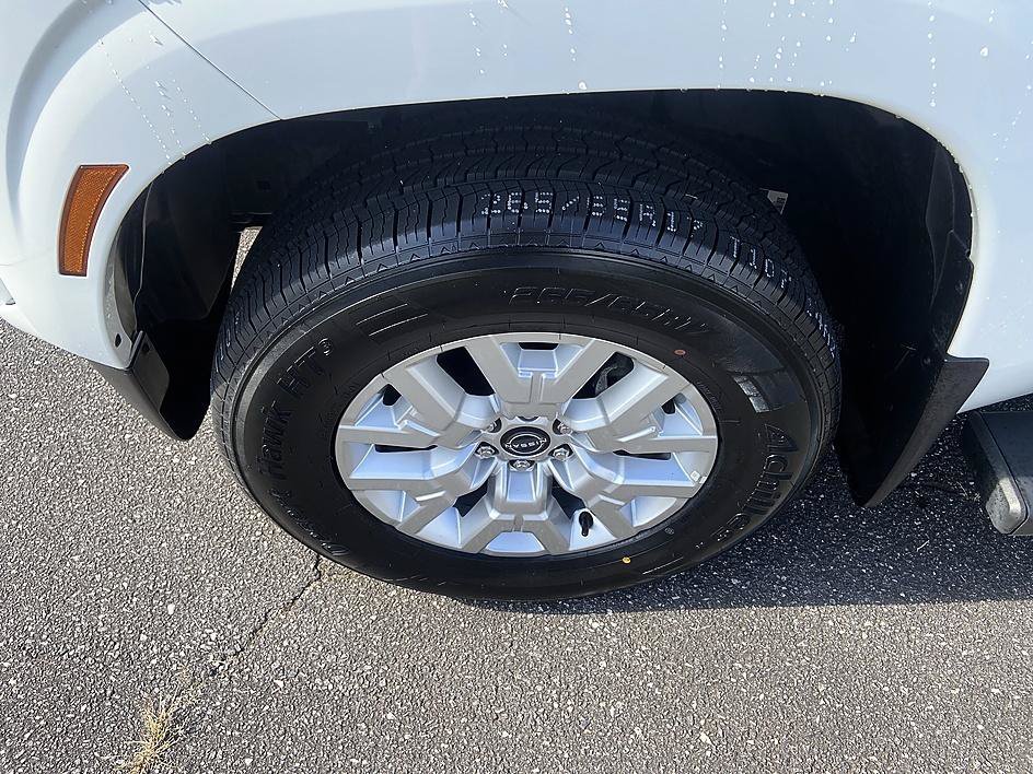 Used 2023 Glacier White Nissan SV image 13