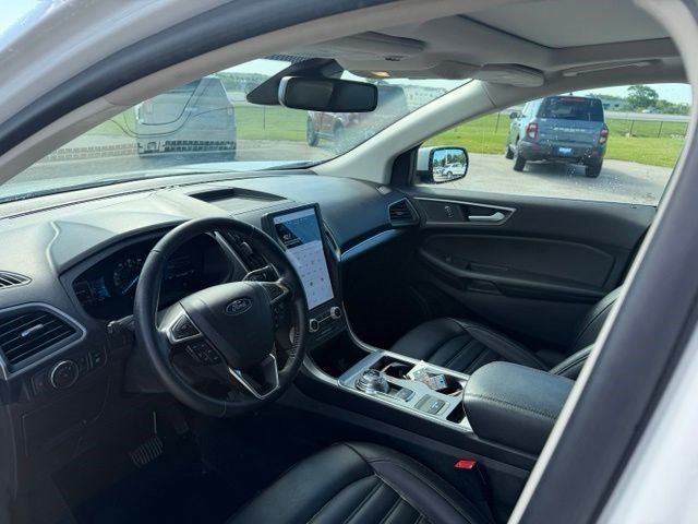 Used 2022 Star White Metallic Tri-Coat Ford SEL image 16