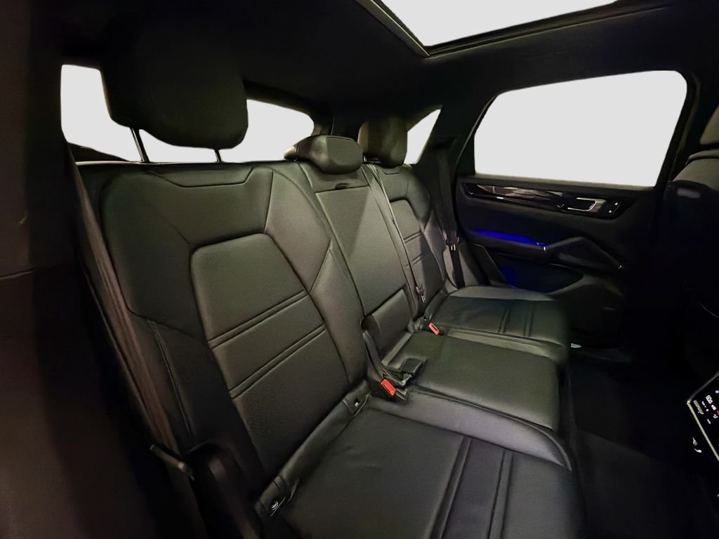 Used 2020  Porsche  image 29