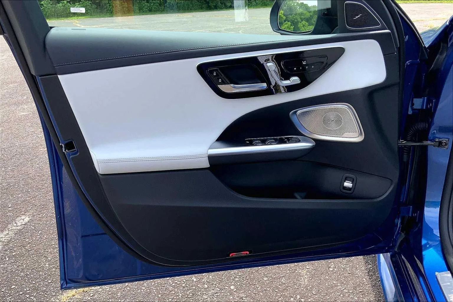 New 2025 Starling Blue Metallic Mercedes-Benz C 300 image 10