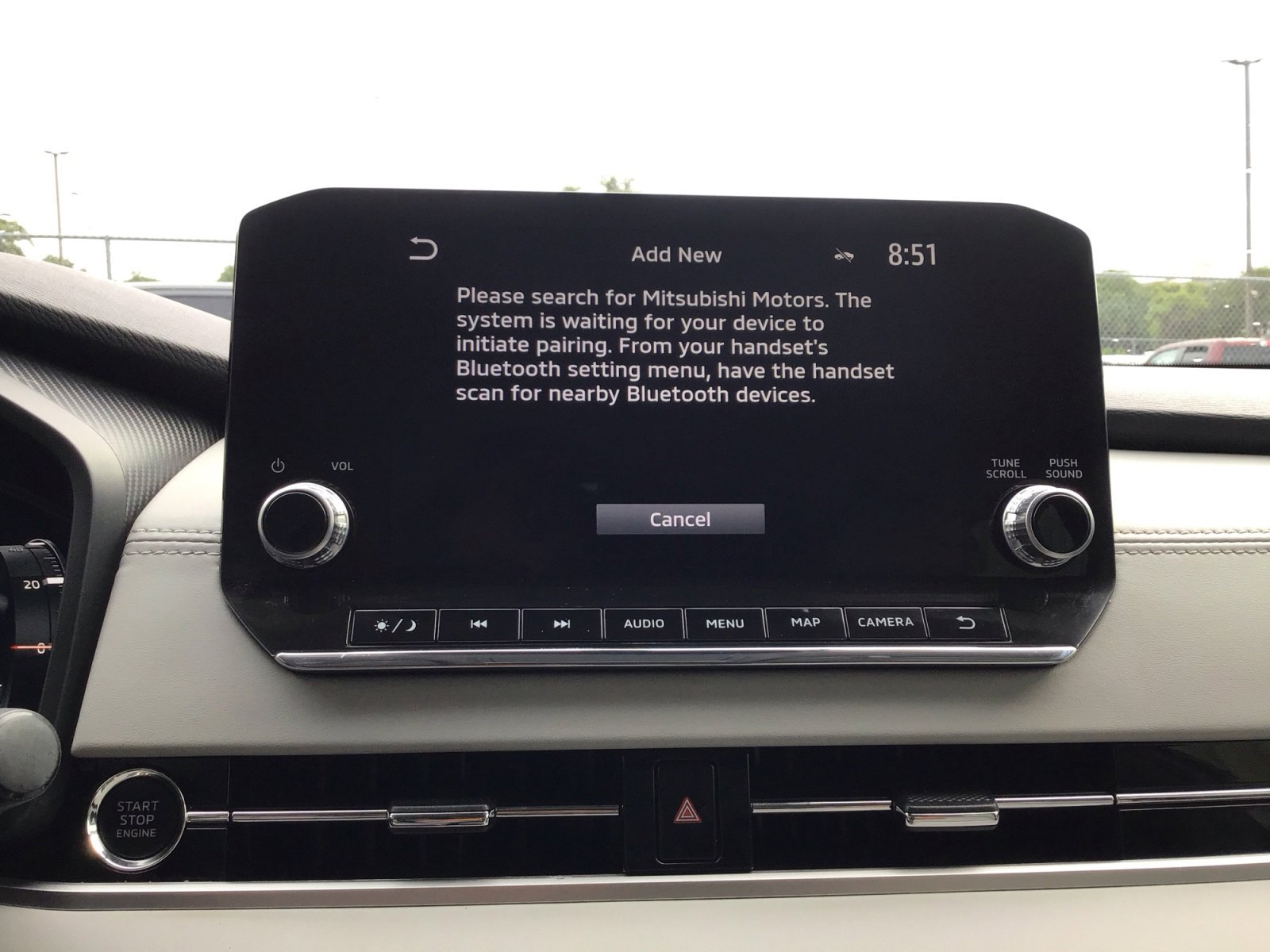 Used 2023 White Diamond Mitsubishi SEL image 17