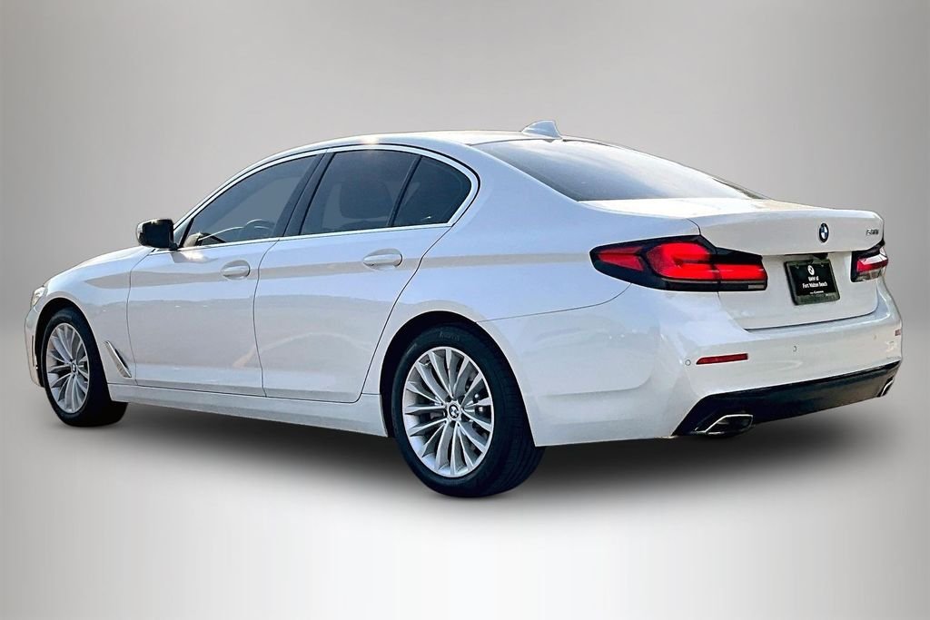 Used 2023 White BMW 530i image 4