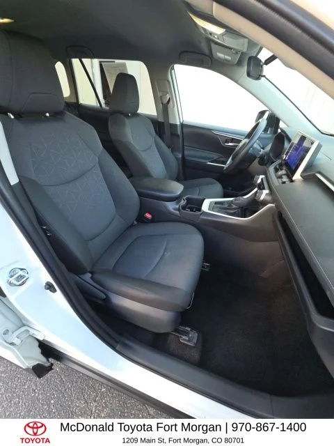 Used 2025 White Toyota XLE image 21