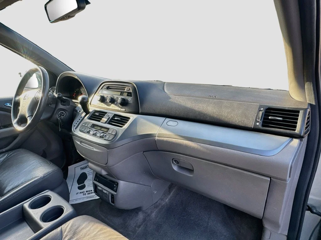 Used 2010 Silver Honda EX-L image 32