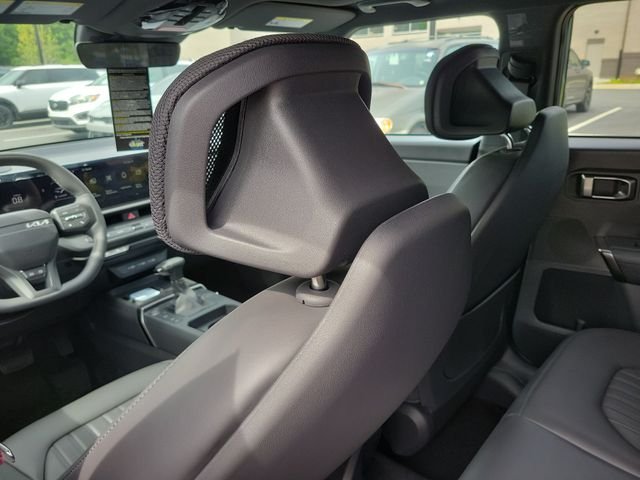 New 2027 Iceberg Green Kia X-Line S image 13