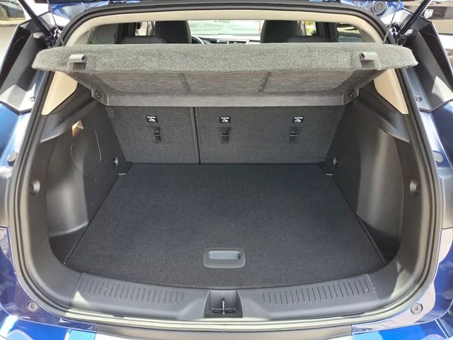 Used 2023 Blue Buick Select image 19