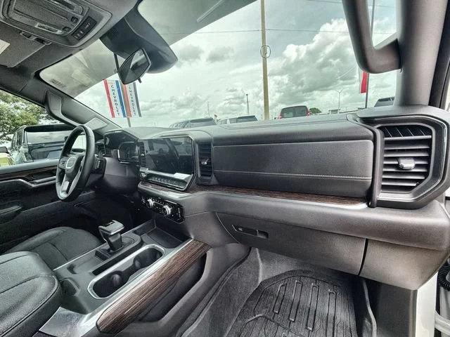 Used 2024 Summit White GMC Elevation image 28