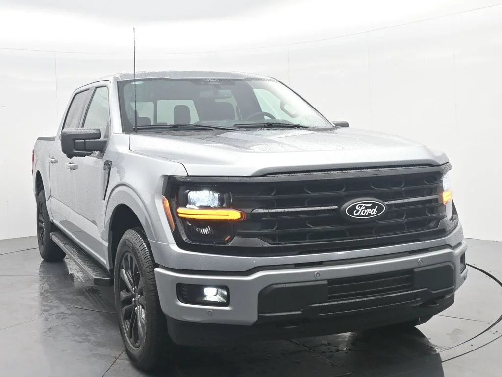New 2026 Iconic Silver Metallic Ford XLT image 4