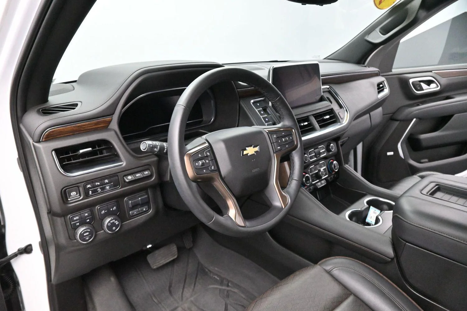 Used 2024 Summit White Chevrolet High Country image 19