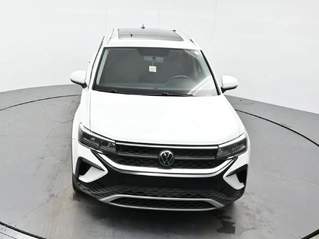 Used 2022 Pure White [white Volkswagen SE image 33