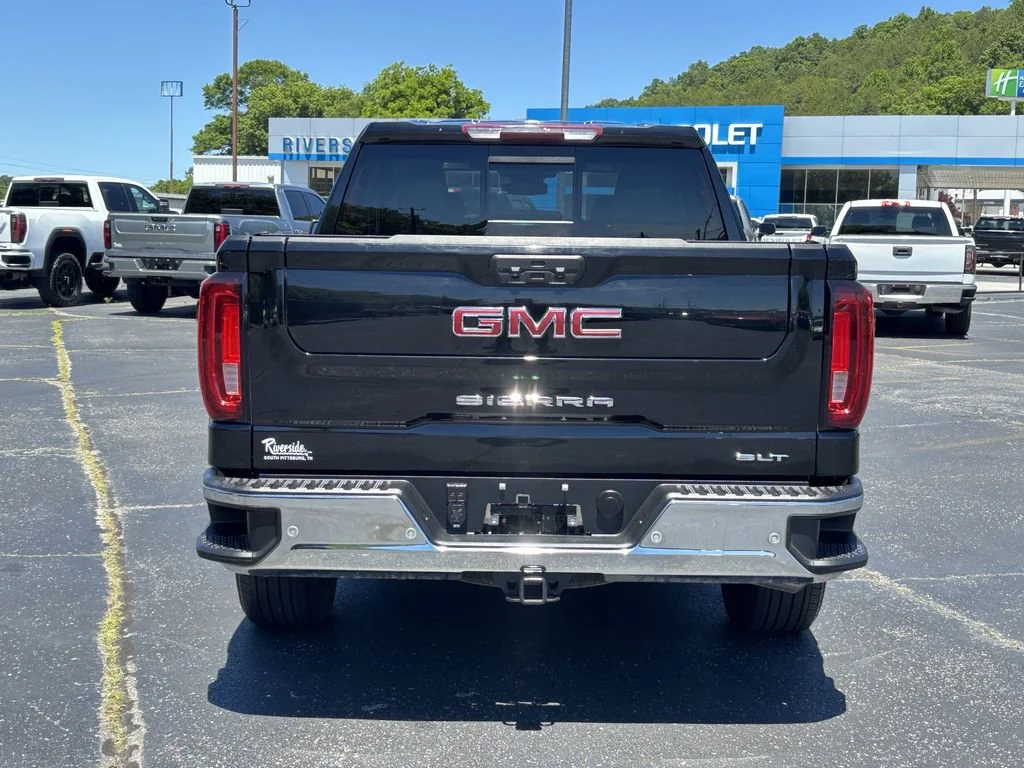 Used 2024 Onyx Black GMC SLT image 8