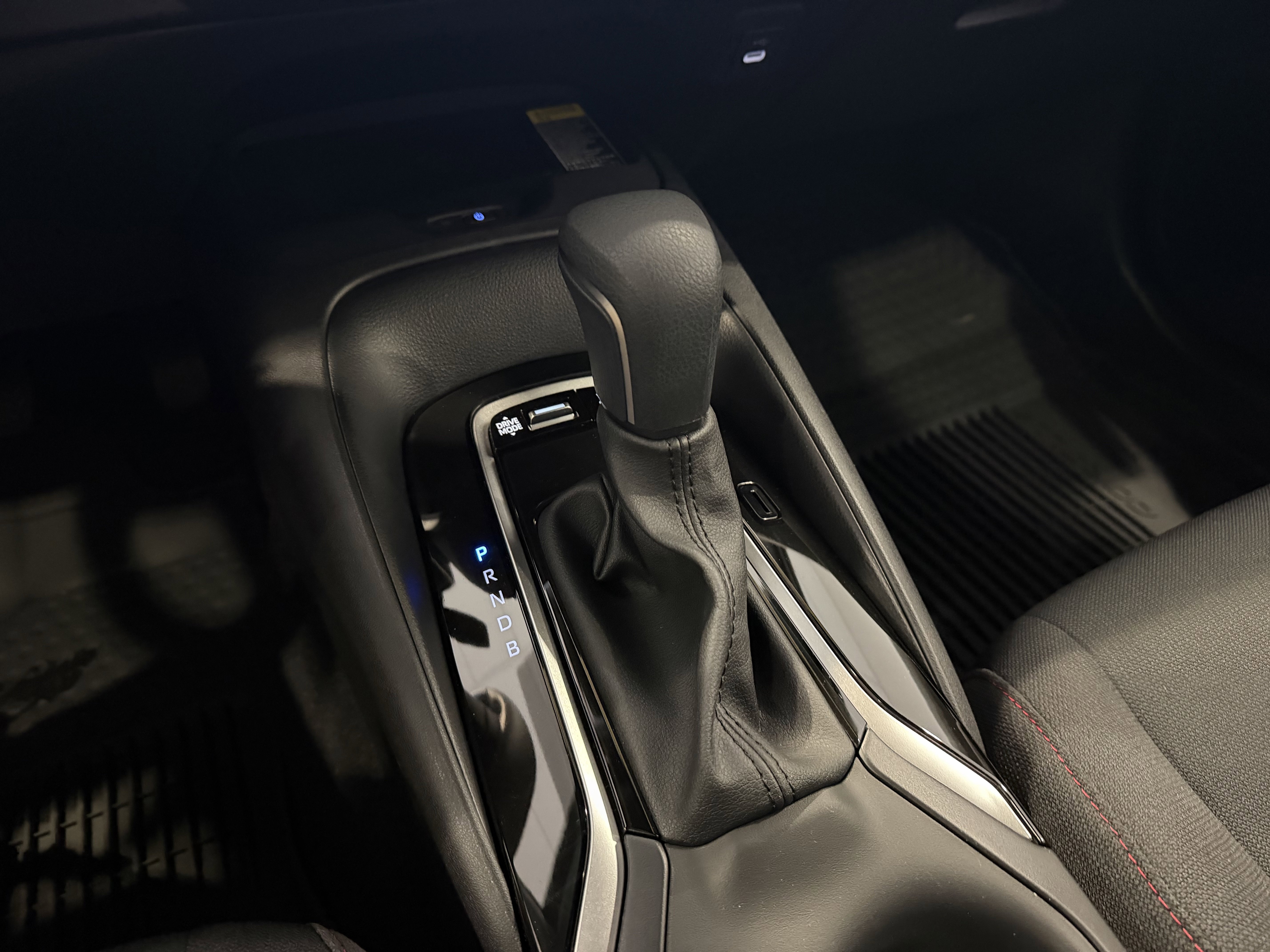 2026 Toyota Corolla SE - Photo 26