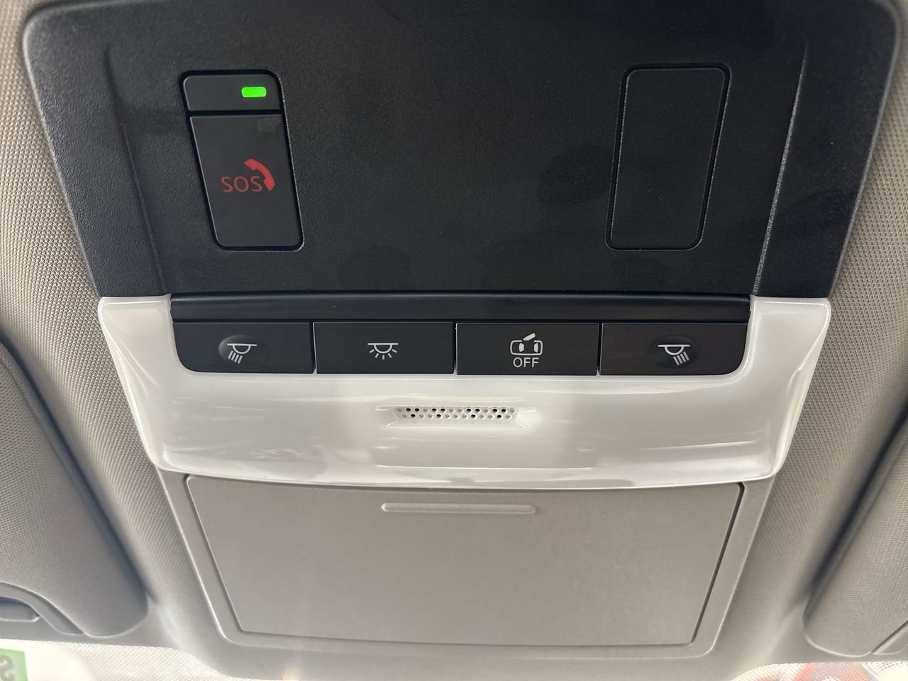Used 2025 Glacier White Nissan SV image 16