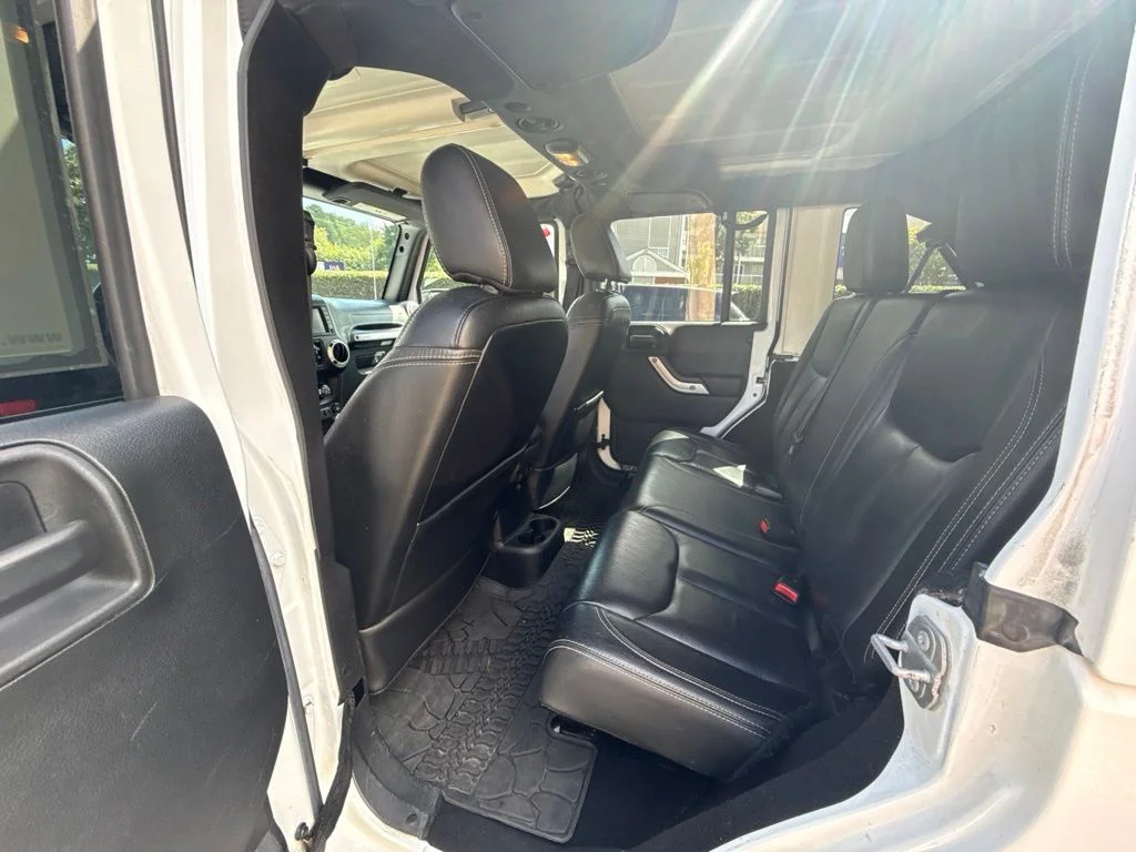 Used 2017 White Jeep Unlimited Rubicon image 14