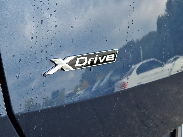 New 2026 Arctic Race Blue metallic BMW 30 xDrive image 21
