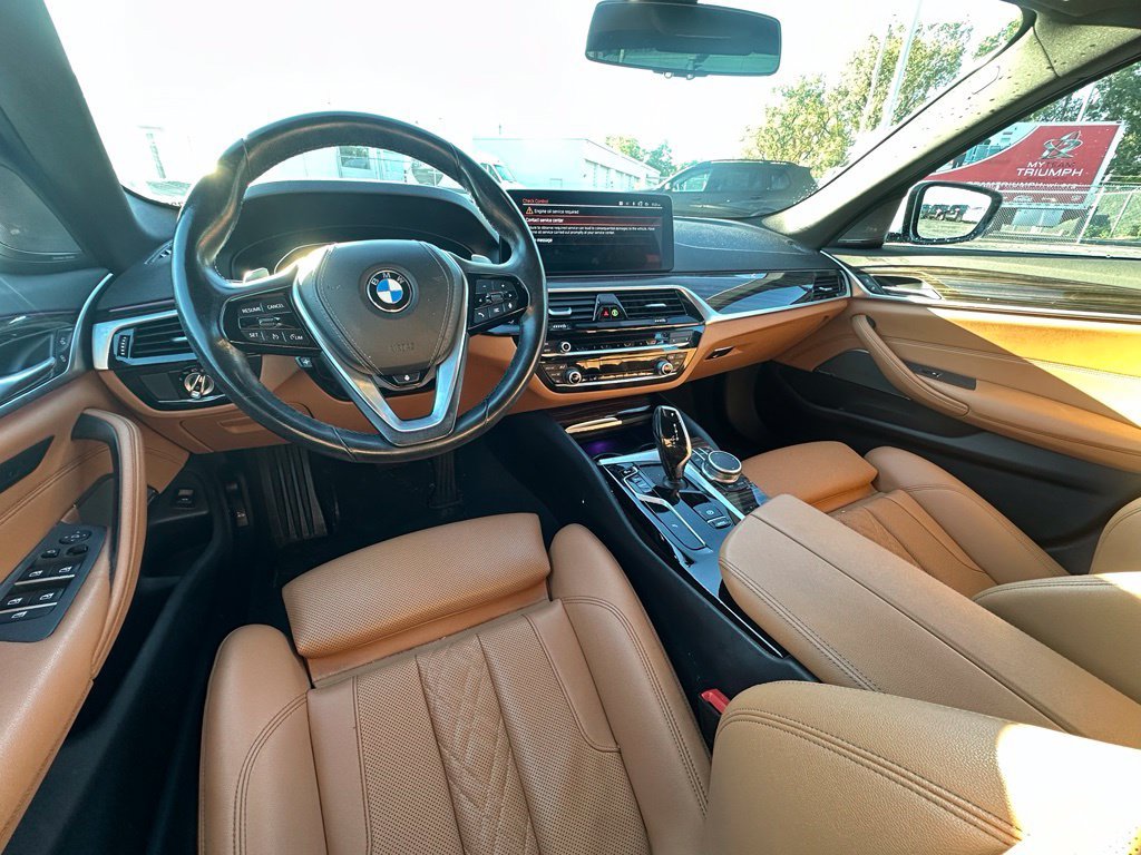 Used 2021 Alpine White BMW 530i xDrive image 8