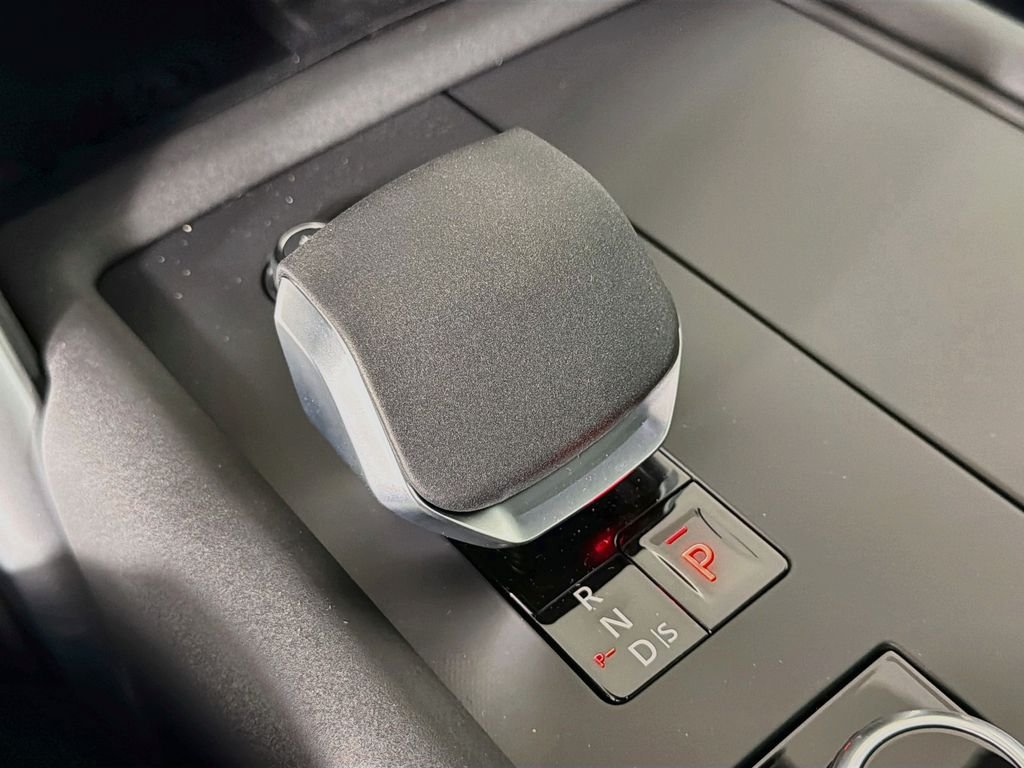 New 2026 Fuji White Land Rover S image 17