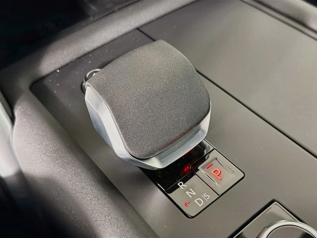 New 2026 Fuji White Land Rover S image 17